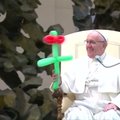Vatikane popiežiui Pranciškui geras emocijas dovanojo cirko trupė
