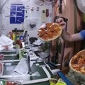 Skraidančios picos: astronautai surengė vakarėlį kosmoso stotyje