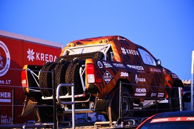 Į Dakarą iškeliavo lietuvių technika. #iGo2Dakar nuotr.