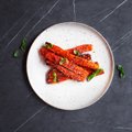Keptos morkos su čiobreliu – aromatingas garnyras