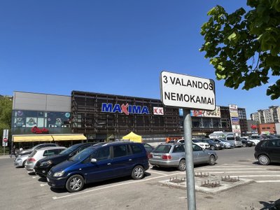 Visvaldo Matijošaičio bendrovei priklausantis prekybos ir pramogų centras Šiaurės pr., Kaune.
