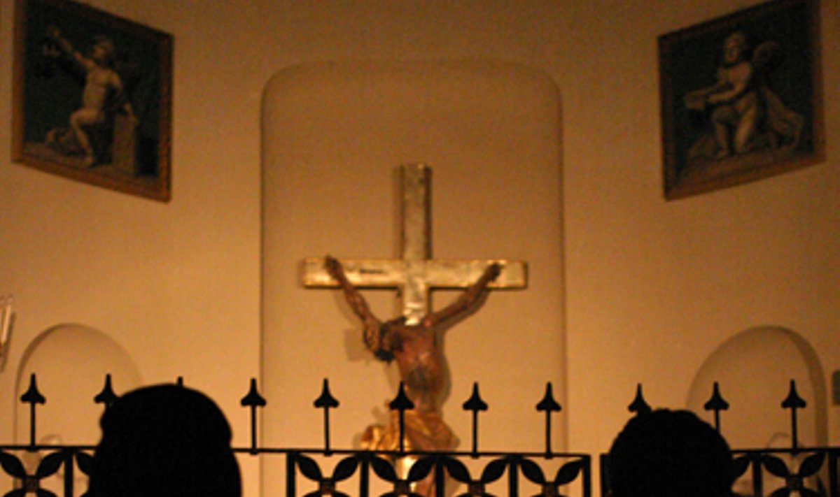 Relgiija, kryžius, bažnyčia