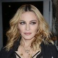 Korsetas Madonnai iškrėtė bjaurų pokštą