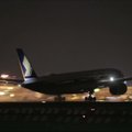 Singapūro laineris po ilgiausio komercinio skrydžio nusileido Naujajame Džersyje