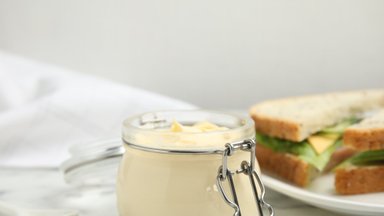 Mitai ir faktai apie majonezą: ar tikrai jį valgant priaugama svorio, o maistinė sudėtis kenkia sveikatai?
