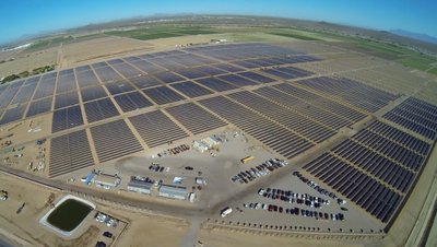 „Apple“ saulės baterijų ūkis, į rytus nuo „Apple“ duomenų centro Mesoje, Arizonoje