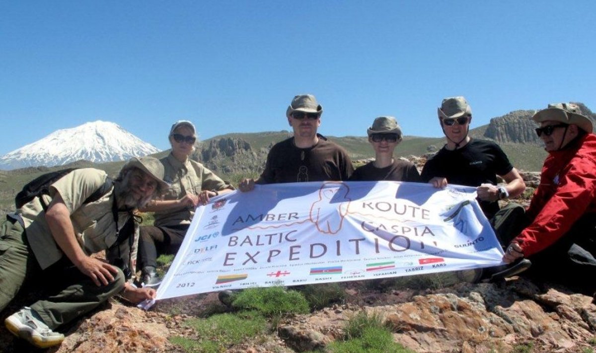 Amber Route BC ekspedicija, Araratas