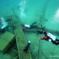 Narai Graikijoje į paviršių iškėlė ir iš pakrančių išgabeno dešimtis tonų šiukšlių