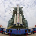 Kinijos pirmasis daugkartinio naudojimo erdvėlaivis nusileido po dviejų dienų orbitoje