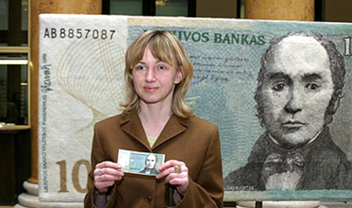 Giedrės Kriaučionytės sukurtas 100 litų vertės banknotas iš vilnos
