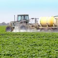 Tyrimo rezultatai nuliūdino: nors suvokia žalą, beveik pusė lietuvių pateisina nelegalių pesticidų naudojimą ūkiuose