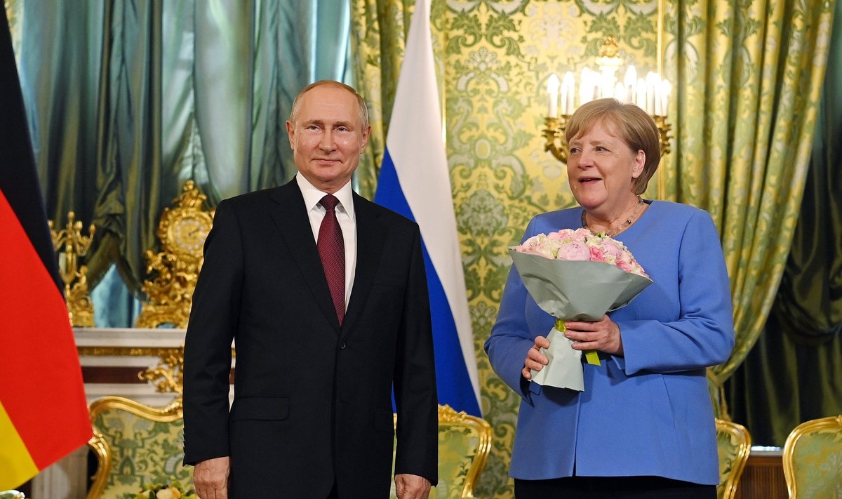 Vladimiras Putinas ir Angela Merkel 2021 m. 