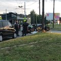 Kaune „Audi“ rėžėsi į stulpą: žuvo vairuotojas, sužaloti trys keleiviai