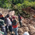 Indonezijoje susidarius žemės nuošliaužai žuvo 3 žmonės, dar 9 dingo