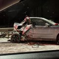 Teisės vairuoti neturintis vyras sudaužė neseniai įsigytą automobilį