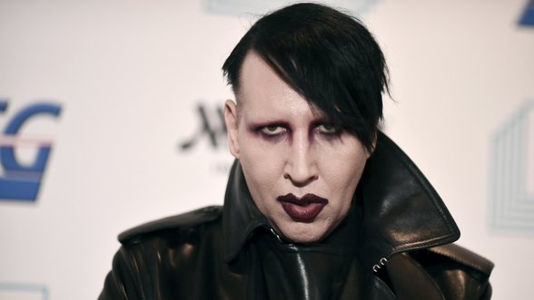 Užpuolimu apkaltintas Marilyn Mansonas nusprendė pasiduoti policijai