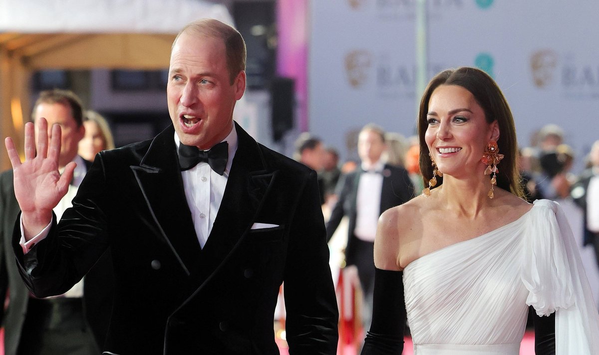 Kate Middleton suknelė sužibėjo apdovanojimų ceremonijoje