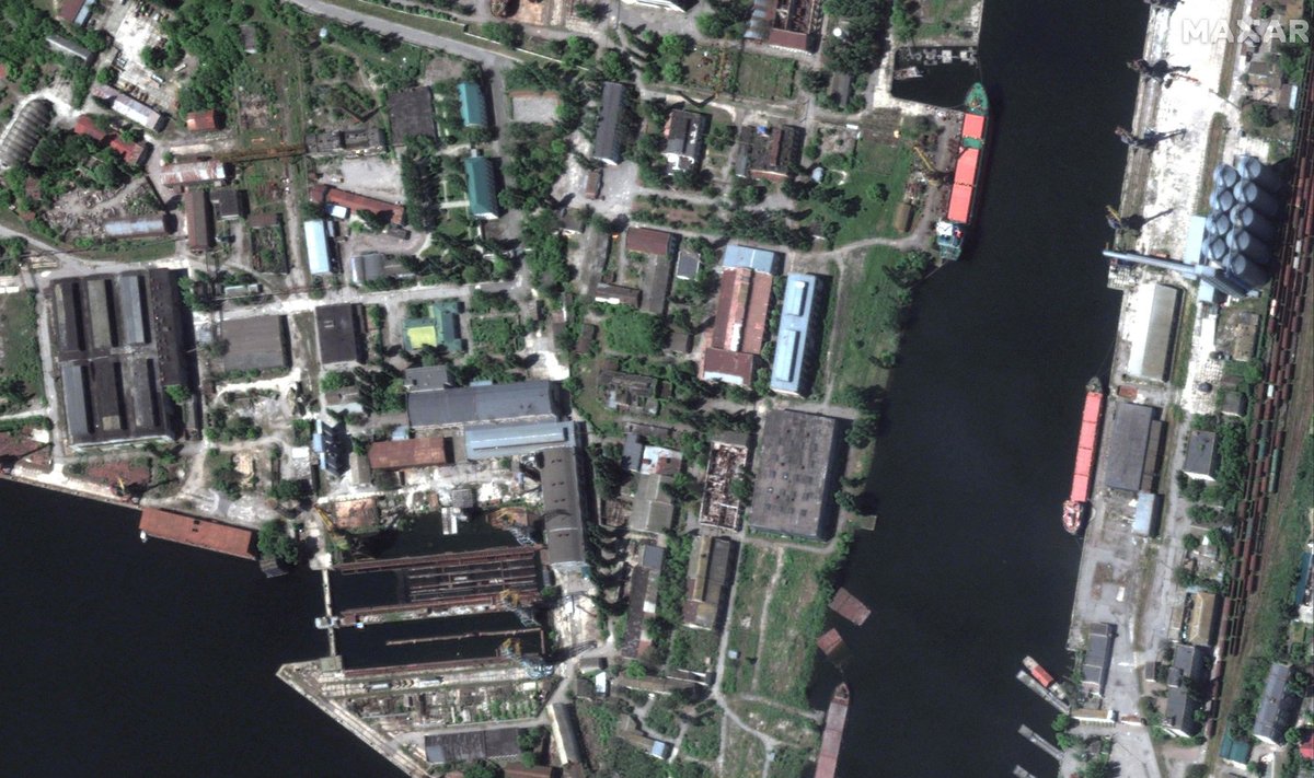 This handout satellite image courtesy of Maxar technologies shows port facilities and an industrial area in Kherson on May 15, 2023. An attack on a major Russian-held dam in southern Ukraine on June 6, 2023 unleashed a torrent of water that flooded two dozen villages and forced the evacuation of 17,000 people, sparking fears of a humanitarian disaster. (Photo by Satellite image ©2023 Maxar Technologies / AFP) / RESTRICTED TO EDITORIAL USE - MANDATORY CREDIT "AFP PHOTO / Satellite image ©2023 Maxar Technologies" - NO MARKETING NO ADVERTISING CAMPAIGNS - DISTRIBUTED AS A SERVICE TO CLIENTS