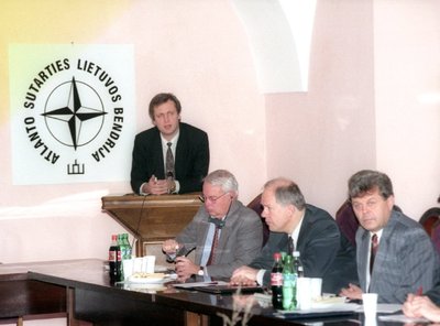 1996.11.18 Iš dešinės: Česlovas Stankevičius, Algirdas Saudargas, Birgeris Danas Nielsenas, Albinas Januška