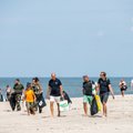 Buriuotojai leidosi į tradicinį Kuršių nerijos paplūdimių tvarkymo žygį: surinktas kubinis metras šiukšlių