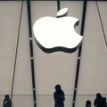Trumpo patarėjas: „Apple“ pardavimai atsigaus po JAV-Kinijos prekybos sutarties