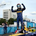 S. Buemi tapo „Formulės-E“ čempionu