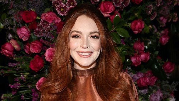 Skandalais praeityje garsėjusi aktorė Lindsay Lohan laukiasi pirmagimio