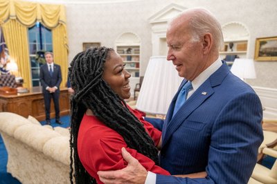 Brittney Griner žmona Cherelle Griner ir Joe Bidenas