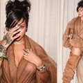 Rihanna trikdo gerbėjus savo stiliumi: priminė skudurą