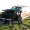 Kelyje Jonava-Mijaugonys per avariją sumaitotas automobilis moteriai virto spąstais