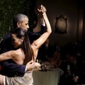 B. Obama sušoko tango