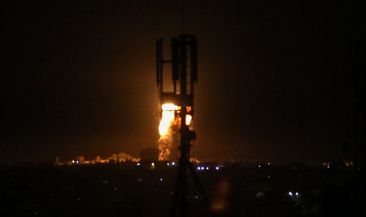 Izraelio naikintuvai smogė „Hamas“ taikiniams Gazoje