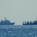 Kinijos pakrančių apsaugos laivai užblokavo du Filipinų laivus ginčijamuose vandenyse