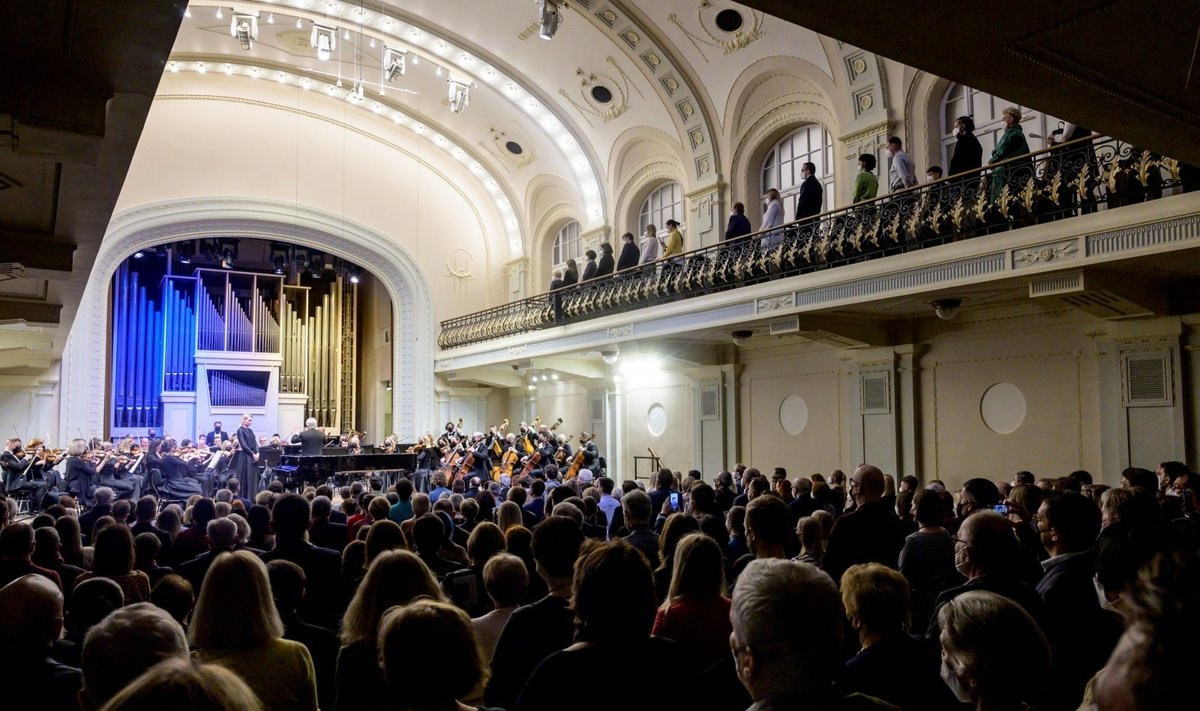LNSO koncerte vasario 26 d. atliktas Ukrainos himnas 