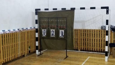 Rusijoje moksleiviai mokomi šaudyti į Zelenskį ir Bideną