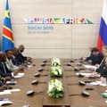 Rusijos ir Afrikos viršūnių susitikimą organizavęs Putinas siekia didinti Maskvos įtaką