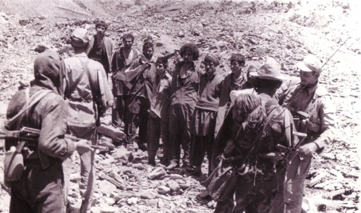 Afgan prisoners in Vardak, 1987