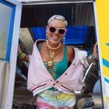 Naujame vaizdo klipe dainininkė Pink parduotuvę pavertė šokių aikštele