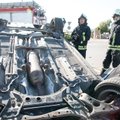 Jurbarko r. „VW Passat“ nuskriejo nuo kelio ir apvirto ant stogo: ugniagesiai vadavo prispaustą vairuotoją