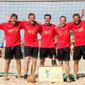 Paplūdimio futbolo čempionato finiše – šeimininkų triumfas, žvaigždžių kovos ir merginų pasirodymas