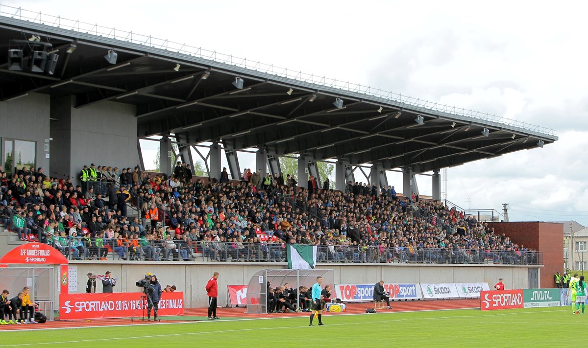 Telšių stadionas (V.Knyzelio/LFF nuotr.)