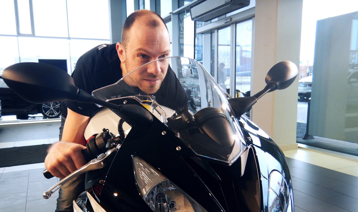 Šarūnas Pladas grįžta į galingiausių motociklų klasę su "BMW S1000RR"