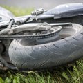 Sostinėje 16-metis motociklininkas susidūrė su automobiliu, prireikė medikų pagalbos