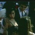 A.Winehouse oficialiai išsiskyrė su vyru