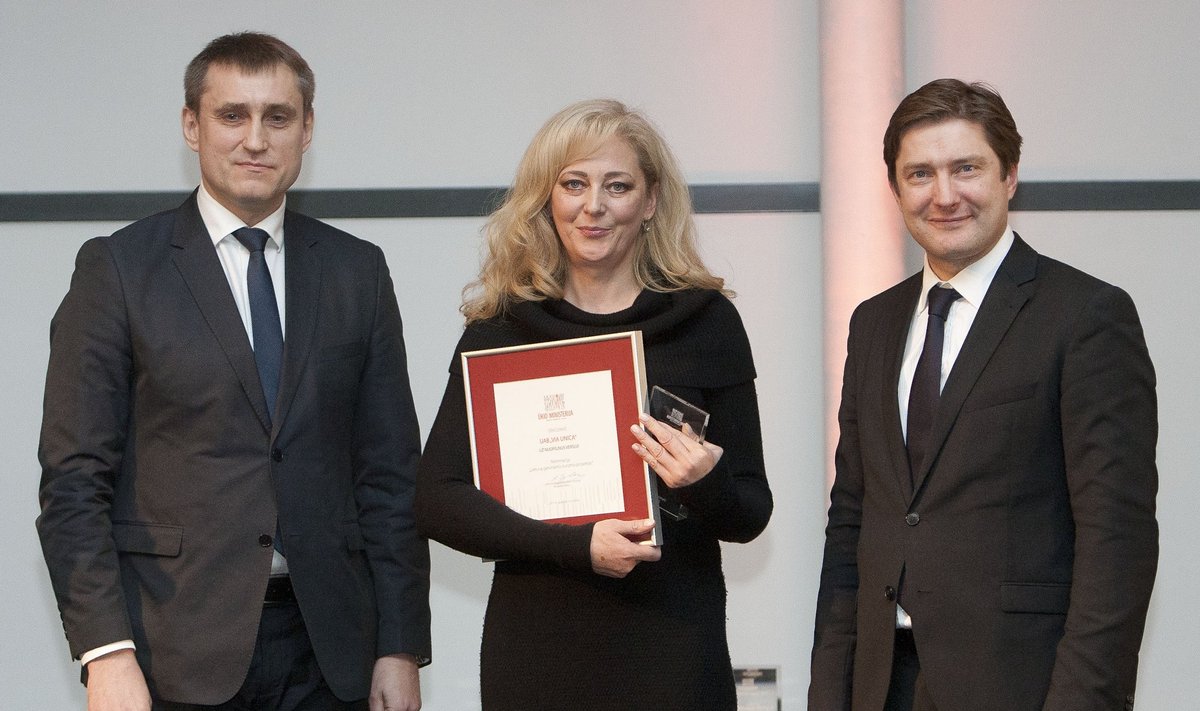 2011 metų apdovanojimų akimirka: Kęstutis Kemzūra, Dalia Kuklerienė, Rimantas Žylius