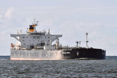 Tanklaivis „Aframax“ –  mažiausias tarptautinis tanklaivis, galintis gabenti apie 650–750 tūkst. barelių naftos sekliais vandenimis