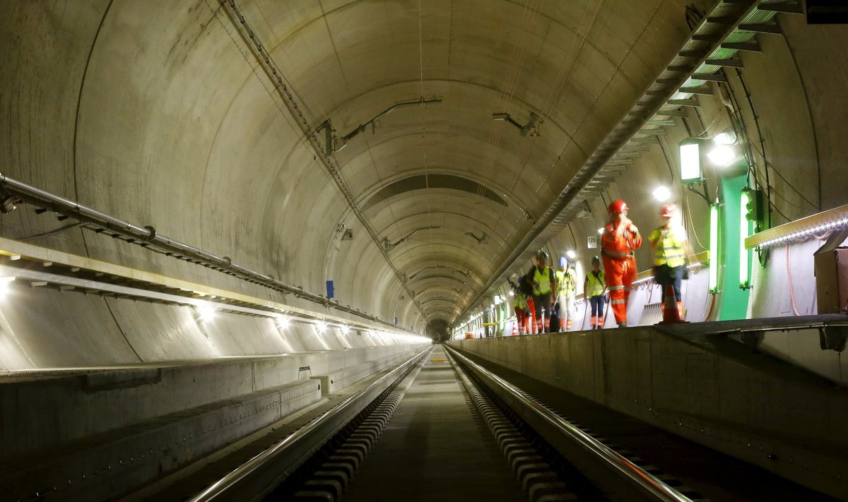 Underground railway tunnel