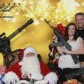 Arizonos klubas siūlo fotosesiją su Kalėdų seneliu ir ginklais