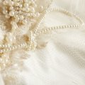 Perlais inkrustuota vestuvinė suknelė