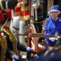 Londone surengtas karinis paradas karalienės Elžbietos II gimtadienio proga